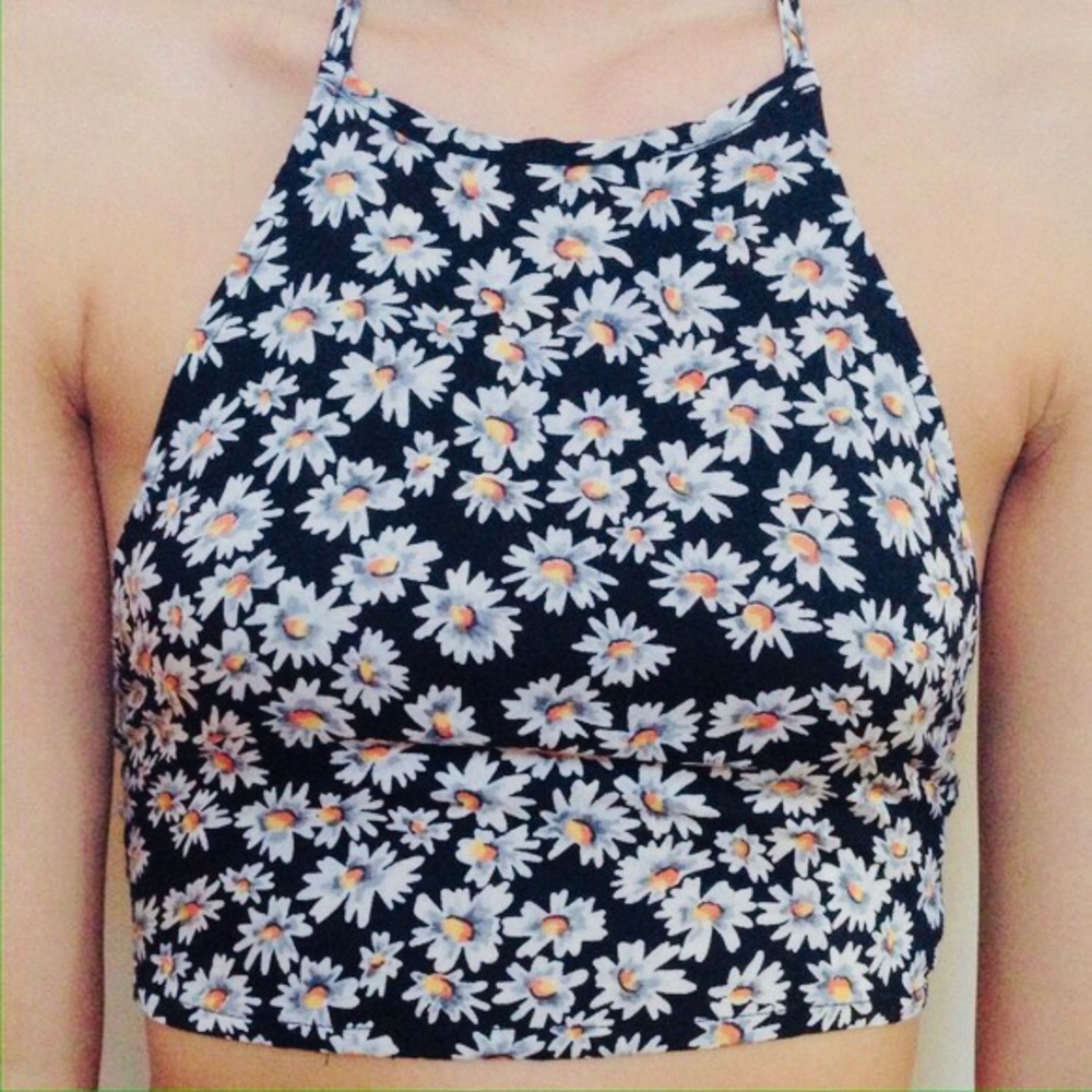 DAISY HALTER CROP 🌼